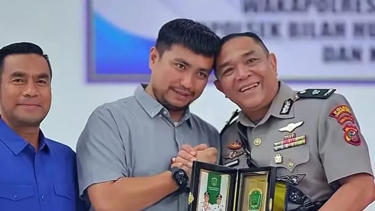 Bupati Labura Hendriyanto Sitorus dan Wakil Bupati Samsul Tanjung menghadiri sertijab pejabat di Polres Labuhanbatu.