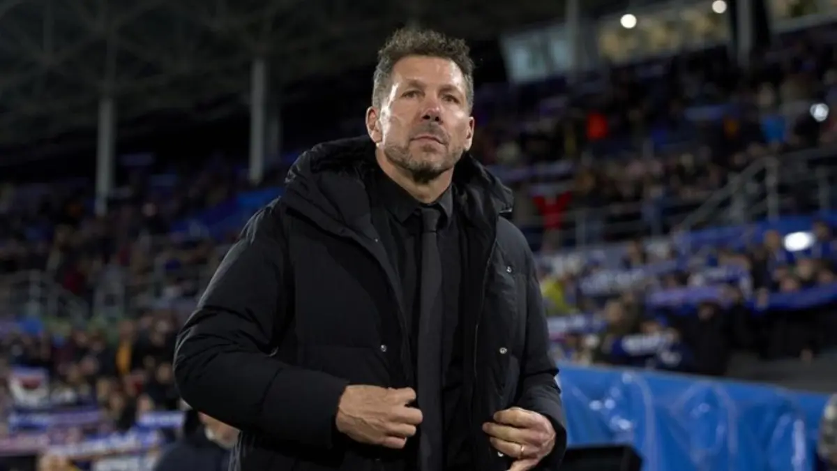 Diego Simeone disebut menjadi kandidat utama pelatih Chelsea menggantikan Liam Rosenior usai rentetan hasil buruk.