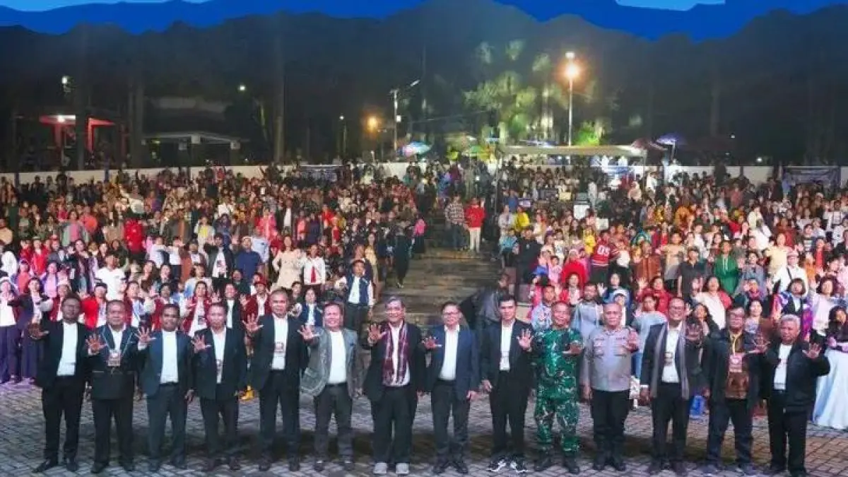 Wakil Bupati Karo Komando Tarigan menghadiri Perayaan Paskah Umat Kristen Tanah Karo 2026 di Open Stage Berastagi.