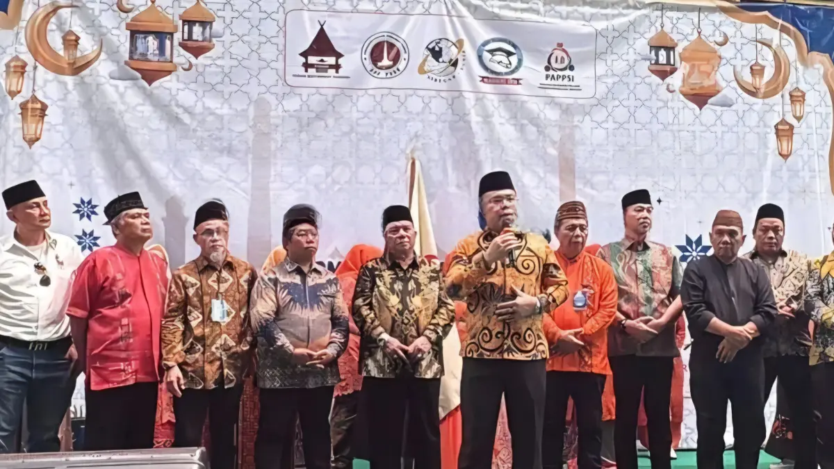 Para tokoh Tabagsel menghadiri Halal Bihalal lintas parsadaan di Sekolah Al-Jannah yang mendorong percepatan pemekaran Provinsi Sumatera Tenggara.