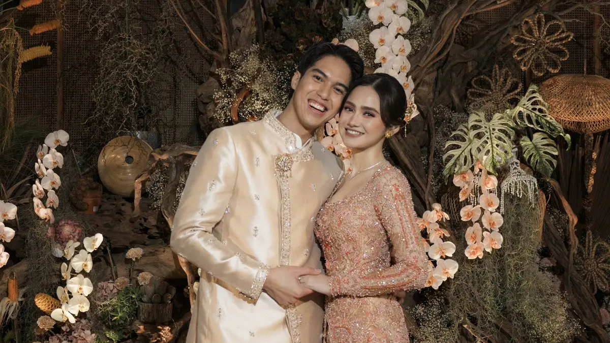 Syifa Hadju dan El Rumi saat tampil bersama dalam sebuah kesempatan. Keduanya dikabarkan segera menikah setelah surat rekomendasi nikah terbit.