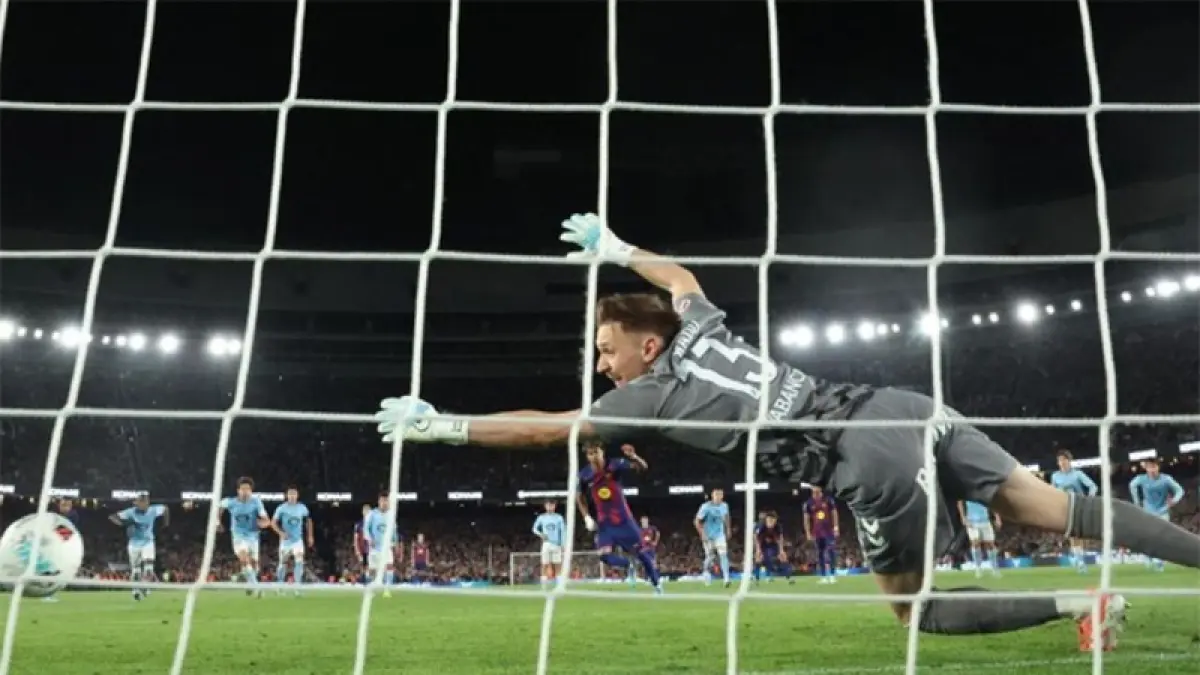  Lamine Yamal membobol kiper Celta Vigo.