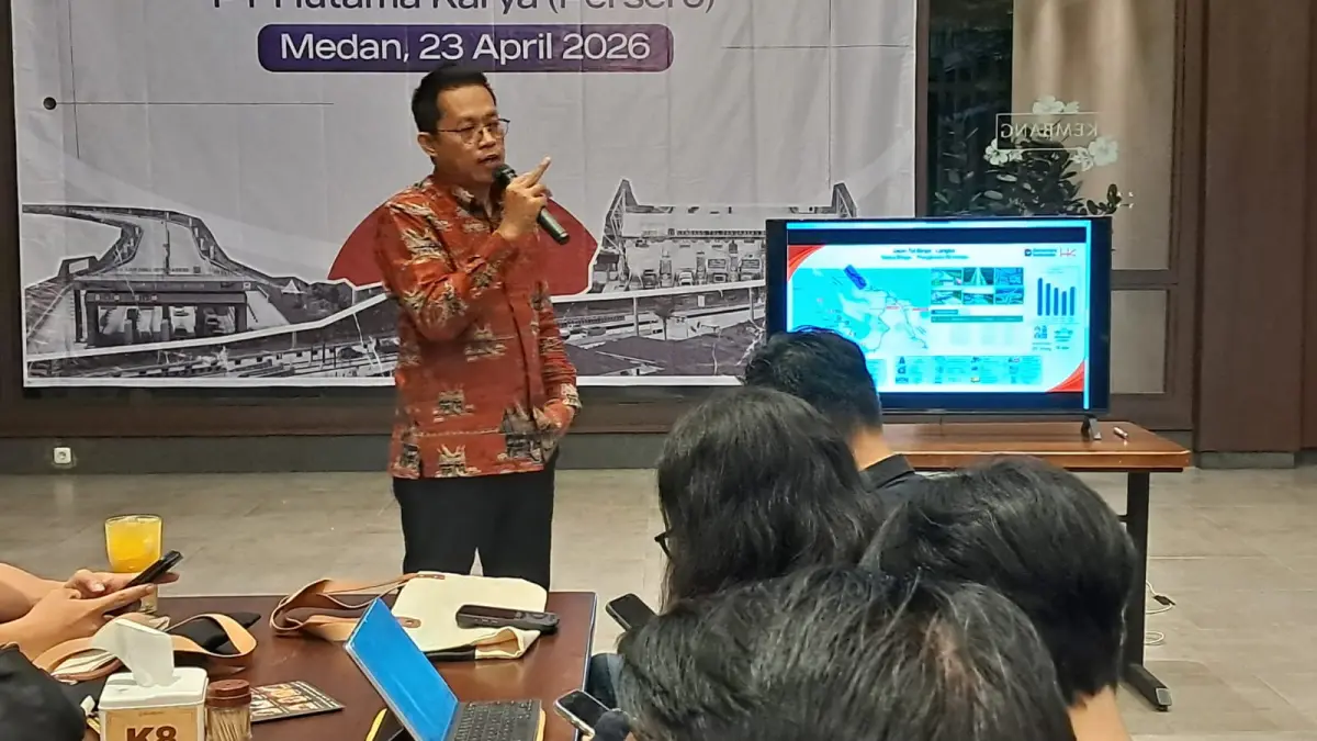 Taufiq Hidayat memaparkan progres pembangunan dan pengelolaan Jalan Tol Trans Sumatra (JTTS) dalam kegiatan di Medan.