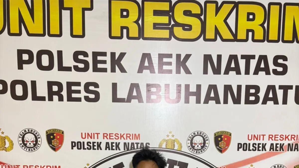 Tersangka dan barang bukti.