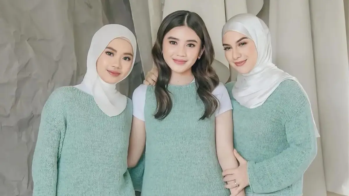 Irish Bella bersama keluarga barunya menikmati kebersamaan, termasuk kedekatannya dengan dua putri sambung yang kini dianggap seperti sahabat.