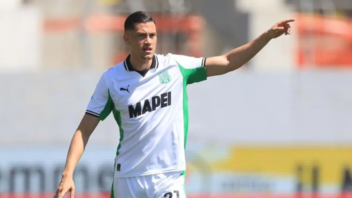 Jay Idzes tampil solid saat Sassuolo menahan imbang Fiorentina 0-0 di Artemio Franchi dan terpilih sebagai pemain terbaik laga Serie A.
