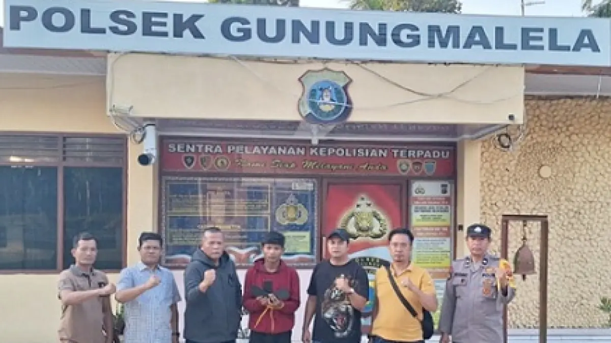 Pelaku pencurian handphone Aditya Fauzi Hutagalung diamankan polisi setelah ditemukan bersembunyi di dalam lemari saat penggerebekan di Simalungun.