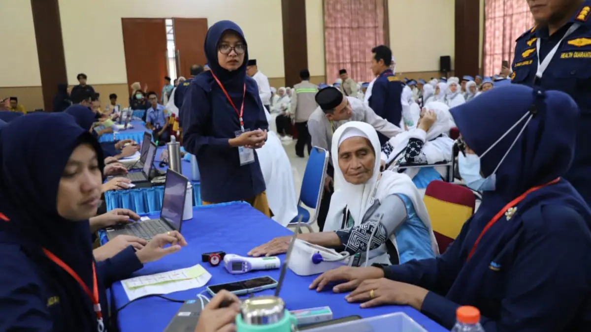 Calon jemaah haji asal Tapanuli Selatan di Asrama Haji Medan dalam kloter 5, Minggu (26/4/2026) malam.