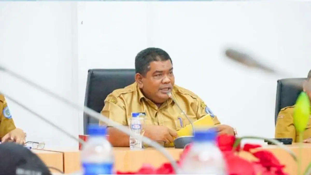Rapat Pemkab Labuhanbatu pendataan 25 desa prioritas program Kampung Nelayan Merah Putih di ruang rapat bupati.