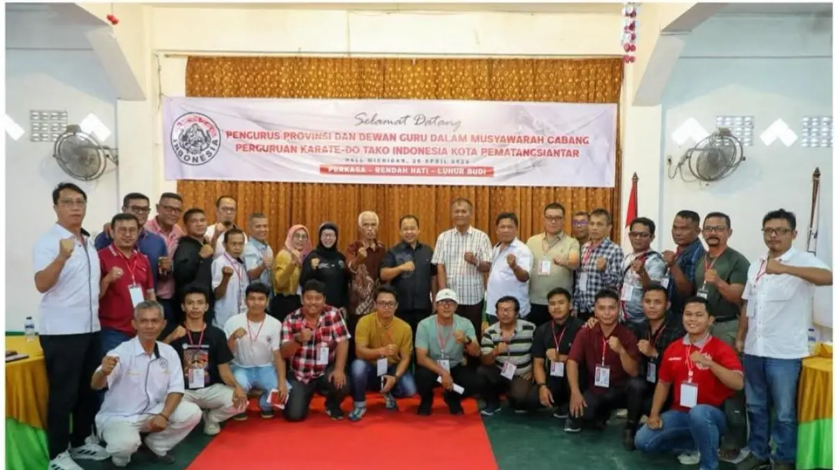 Timbul Marganda Lingga bersama peserta Musyawarah Cabang (Muscab) Karate-do TAKO Indonesia Kota Pematangsiantar usai terpilih sebagai ketua periode 2026–2030.