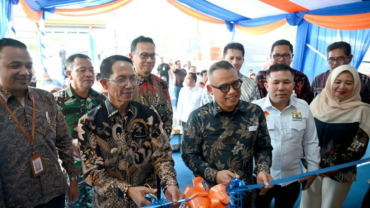 Direksi Bank Sumut bersama Wali Kota Batam meresmikan Kantor Cabang Batam dan Halte Raflesia sebagai bagian penguatan ekspansi dan layanan publik.