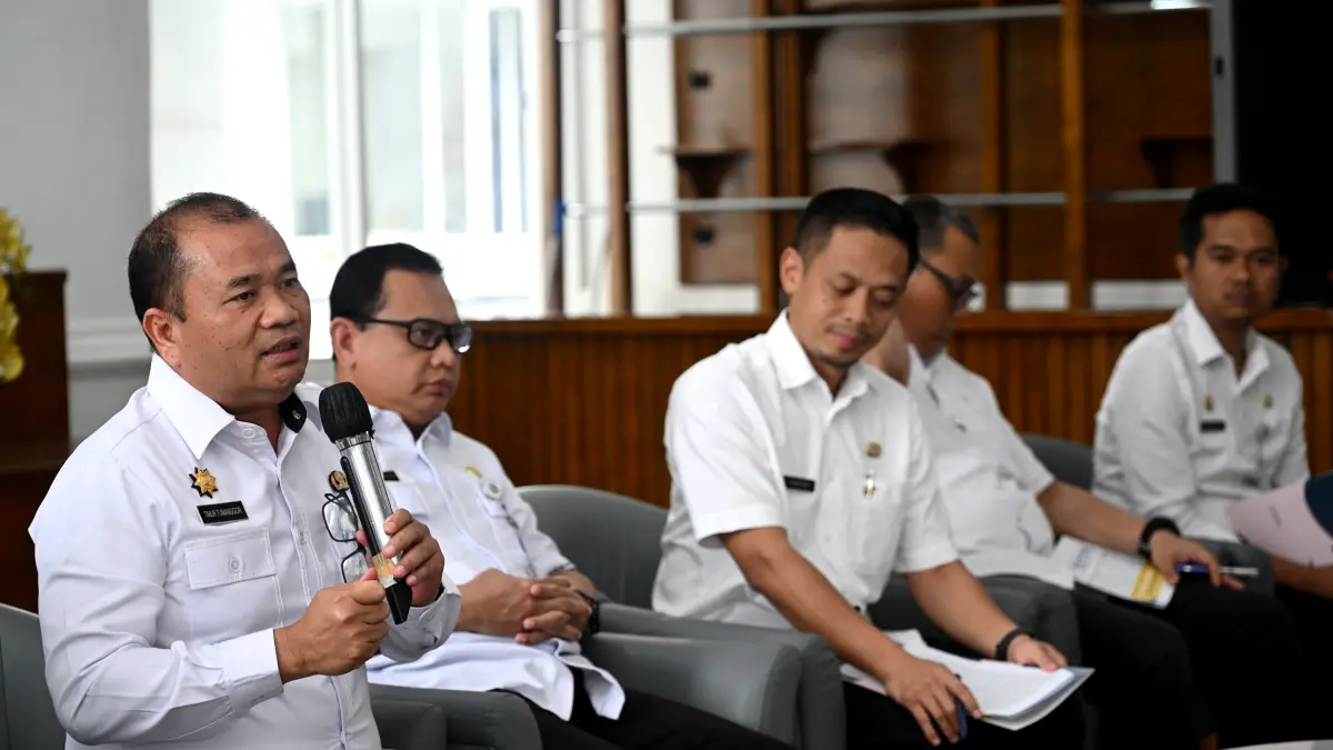 Kepala Bapenda Sumut Sutan Tolang Lubis bersama jajaran BKAD Sumut saat konferensi pers terkait Gebyar Pajak 2026 di Kantor Gubernur Sumut, Medan, Rabu (29/4/2026).