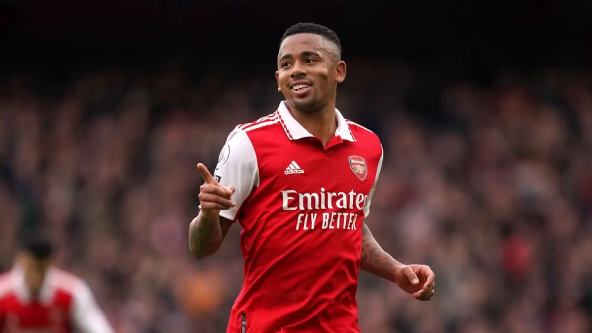 Striker Arsenal Gabriel Jesus direkomendasikan sebagai target utama Juventus ketimbang Robert Lewandowski karena faktor usia dan potensi jangka panjang.