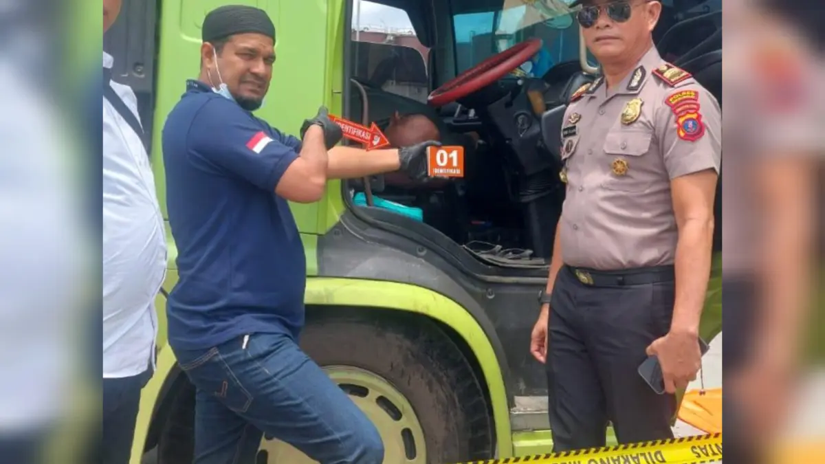 Personel Polsek Bosar Maligas saat melakukan olah tempat kejadian perkara di lokasi penemuan korban di KEK Sei Mangkei, Simalungun.