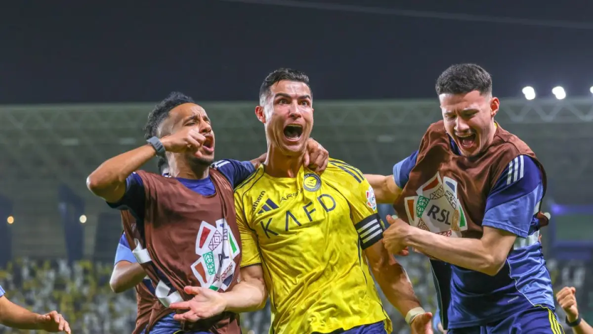 Cristiano Ronaldo merayakan gol bersama Al Nassr, di tengah ambisinya mengejar 1.000 gol dan mendekati akhir karier profesional.