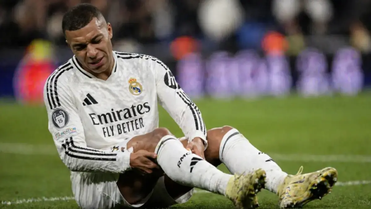 Kylian Mbappe terlihat menahan sakit saat membela Real Madrid, di tengah rentetan cedera yang menghantuinya dalam dua musim terakhir.