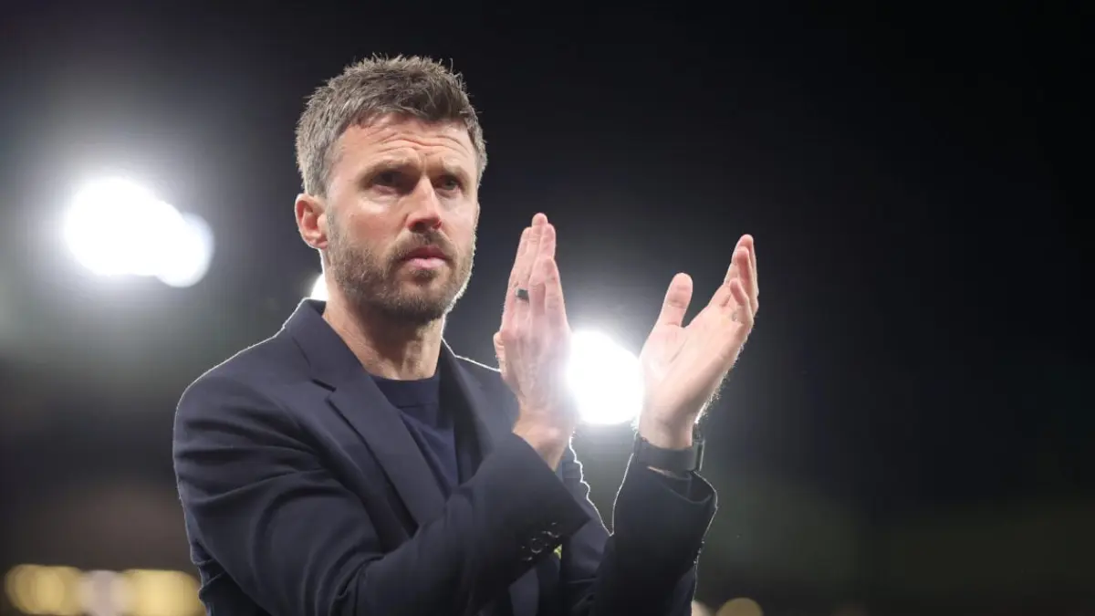 Pemain Manchester United merayakan kemenangan 2-1 atas Brentford yang membawa mereka semakin dekat ke tiket Liga Champions musim depan.