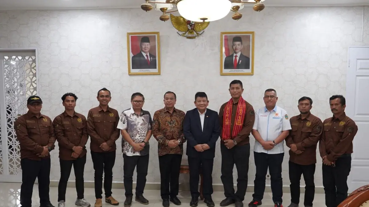 Prosesi pelantikan pengurus KONI Kabupaten Karo 2026–2030 di Jambur Pemkab Karo, Kabanjahe.
