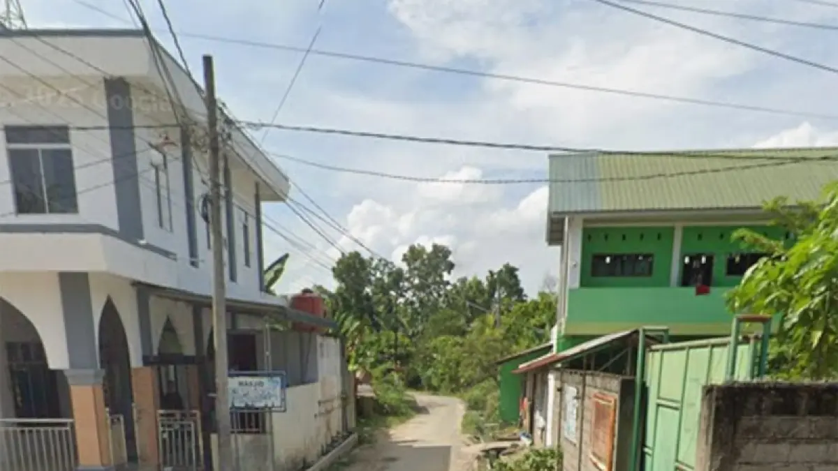 Gang masuk menuju ke lokasi diduga tempat transaksi Narkoba.