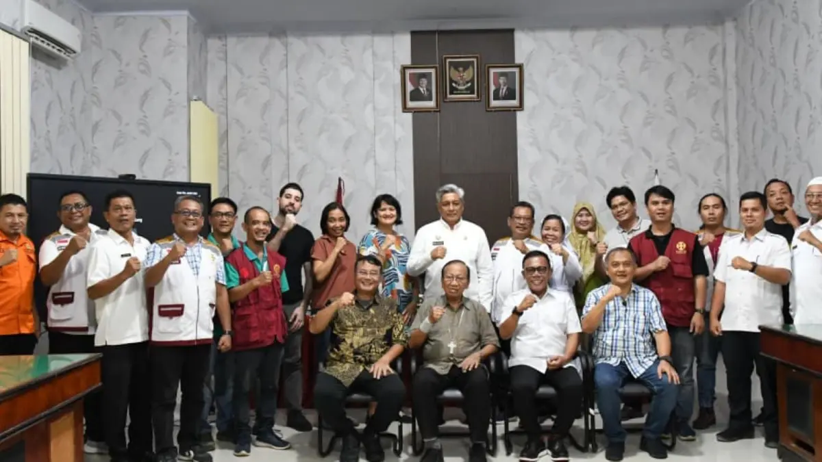 Bupati Tapteng Masinton Pasaribu menerima kunjungan Caritas Indonesia terkait pemulihan bencana di Tapanuli Tengah.