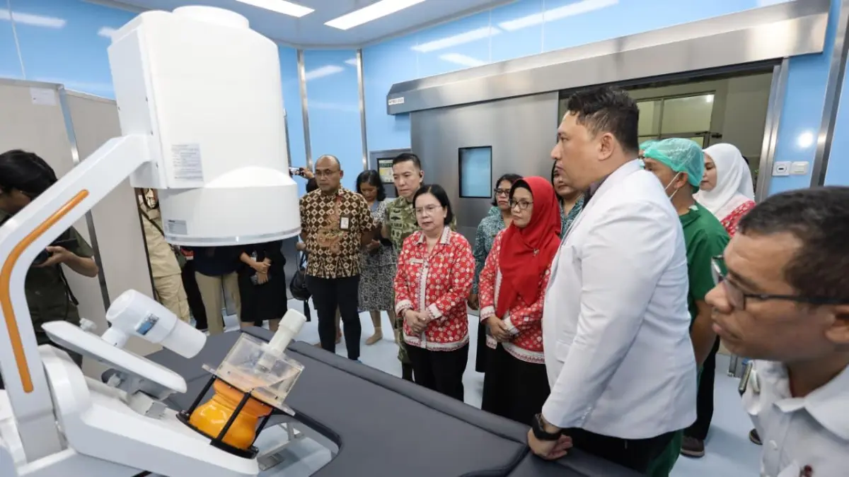 Fasilitas layanan ESWL di RSUD dr Djasamen Saragih Pematangsiantar untuk terapi batu ginjal tanpa operasi.