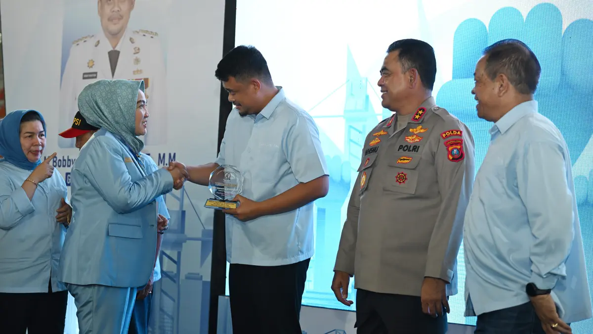 Gubernur Sumut Muhammad Bobby Afif Nasution bersama unsur Forkopimda menghadiri peringatan May Day 2026 di Gedung Serbaguna Pemprov Sumut, Deliserdang.