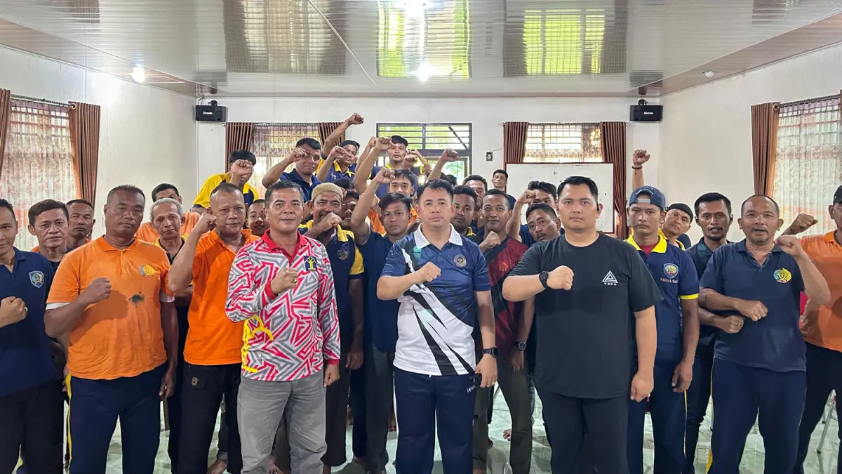 Kalapas Tanjungbalai Asahan memberikan arahan dalam kegiatan penguatan tugas dan fungsi kepala kamar guna meningkatkan keamanan dan ketertiban lapas.