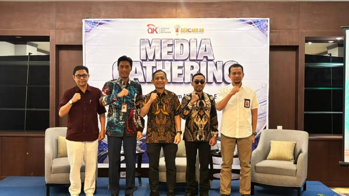 Para pembicara dalam pertemuan OJK di Batam saat memaparkan kebijakan baru pengawasan aset keuangan digital dan kripto serta risikonya kepada peserta.