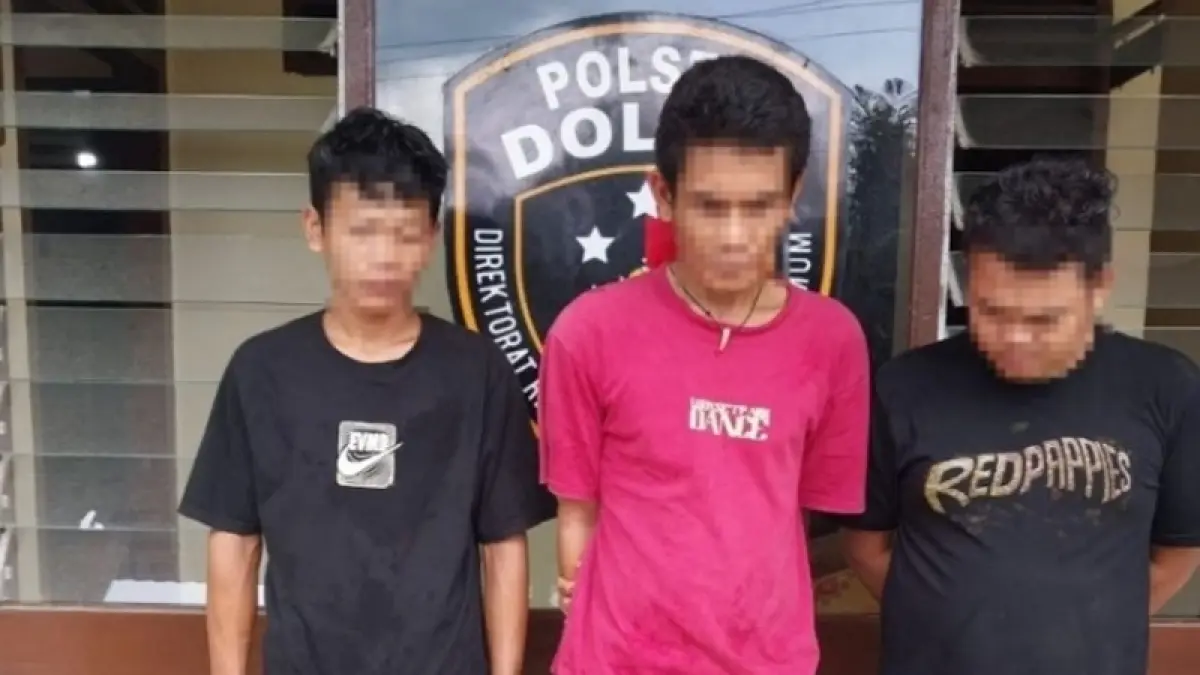 Tiga pelaku bersama barang bukti berhasil diamankan di Mapolsek Dolok, Paluta.