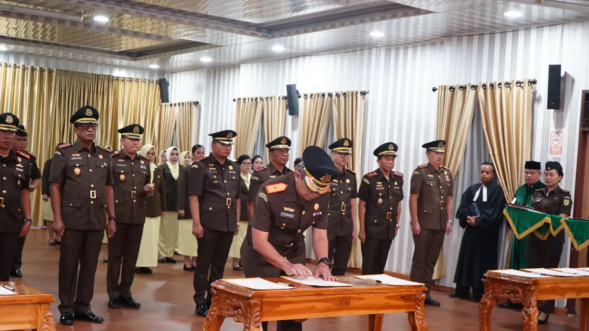 Pelantikan Wakil Kajati, Aspidum dan tujuh Kepala Kejaksaan Negeri (Kajari) se wilayah hukum Kejaksaan Tinggi Sumatera Utara.