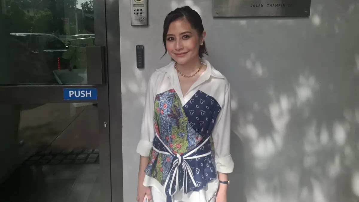 Aktris Prilly Latuconsina membagikan pengalaman soal kerasnya dunia syuting sinetron pada awal kariernya di industri hiburan Indonesia.