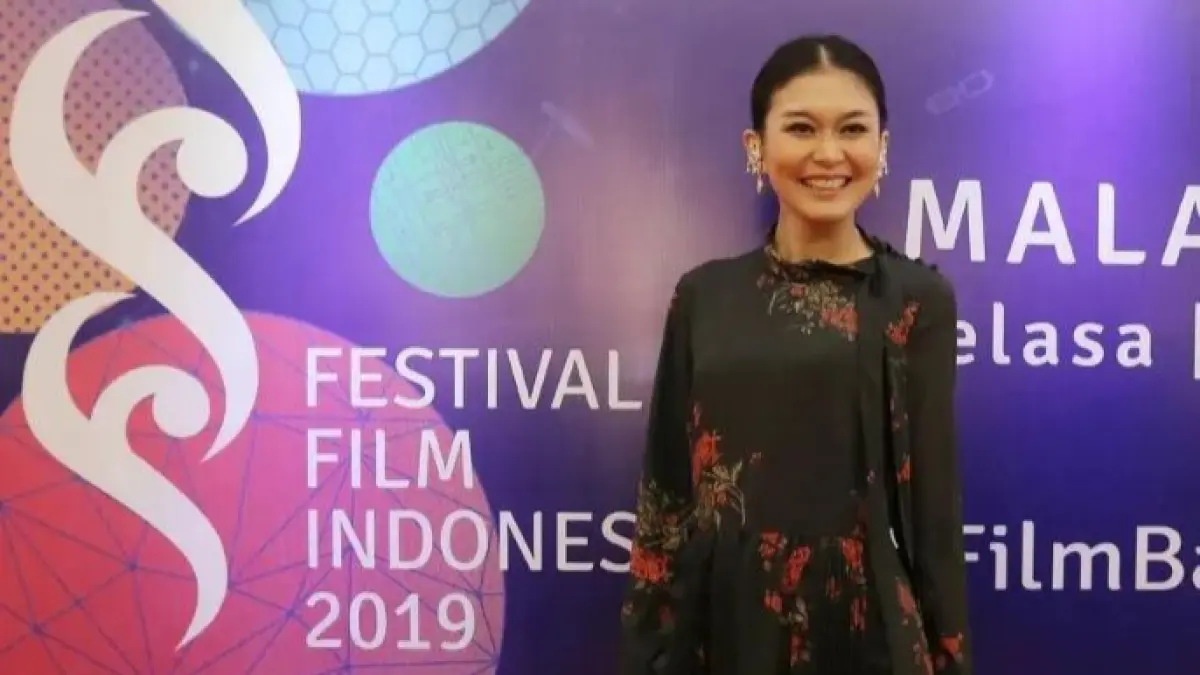 Aktris Marissa Anita dikabarkan menjalin hubungan asmara dengan Bani Mulia, mantan suami Lulu Tobing. Kedekatan keduanya ramai dibahas netizen di media sosial.