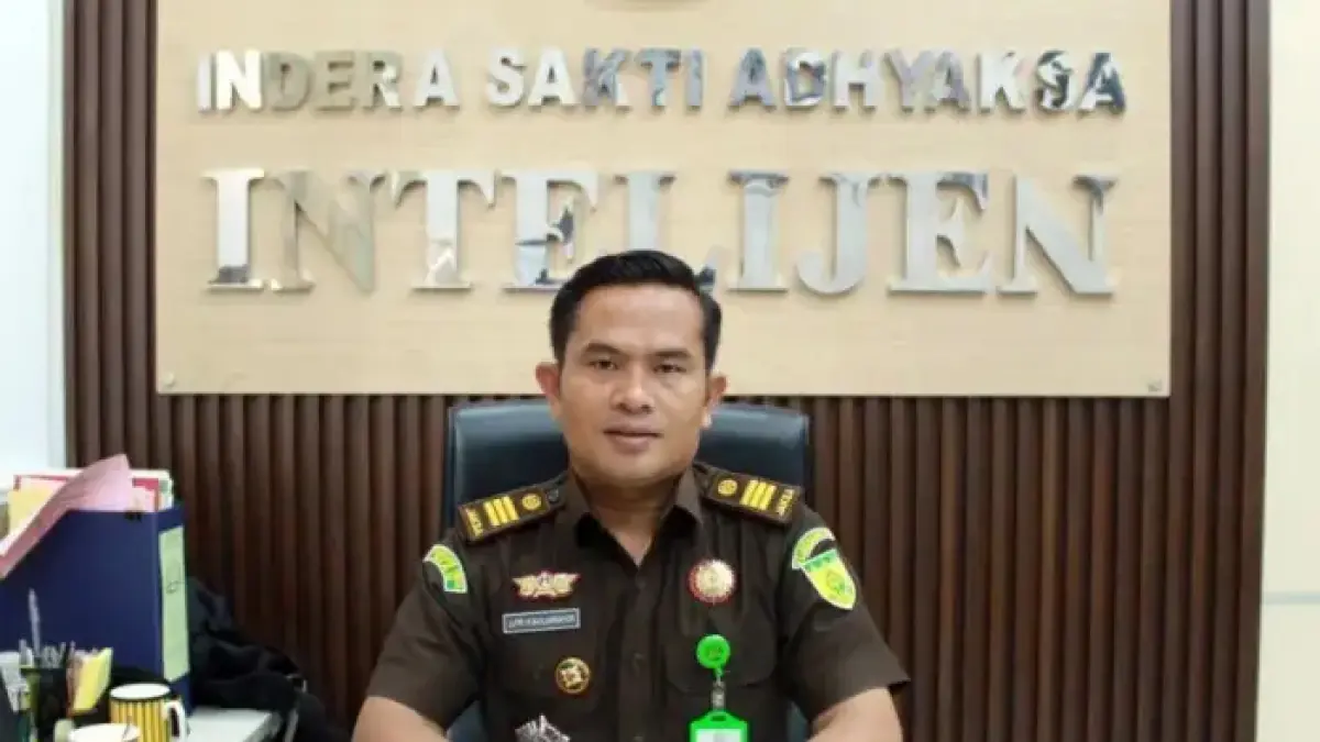 Kepala Seksi Intelijen Kejari Madina, Jupri Wandy Banjarnahor, memberikan keterangan terkait perkembangan penyidikan kasus dugaan korupsi program Smart Village tahun 2023.
