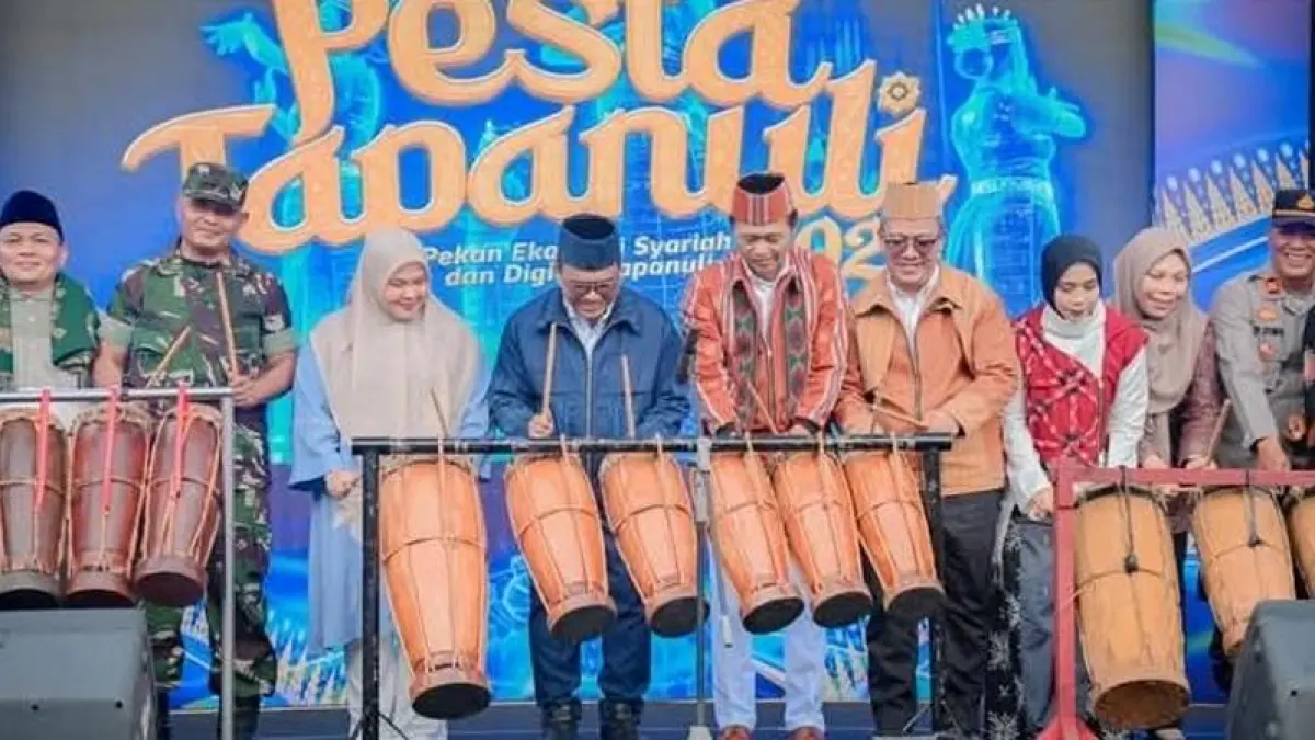 Wali Kota Padangsidimpuan, Dr.H.Letnan Dalimunthe, hadiri langsung Opening Ceremony PESTA Tapanuli 2026 dilaksanakan di Alaman Bolak Padangnadimpu.