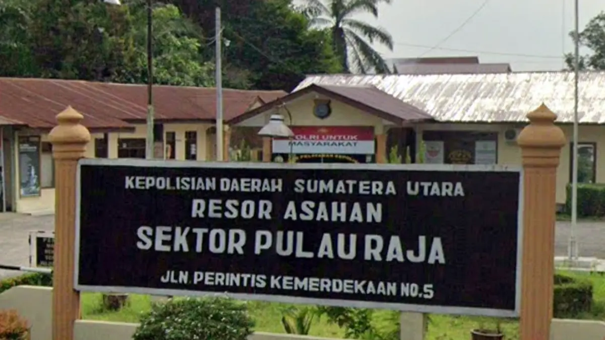 Kantor Polsek Pulau Raja di Kabupaten Asahan yang menjadi sorotan terkait dugaan peredaran kayu gelondongan.