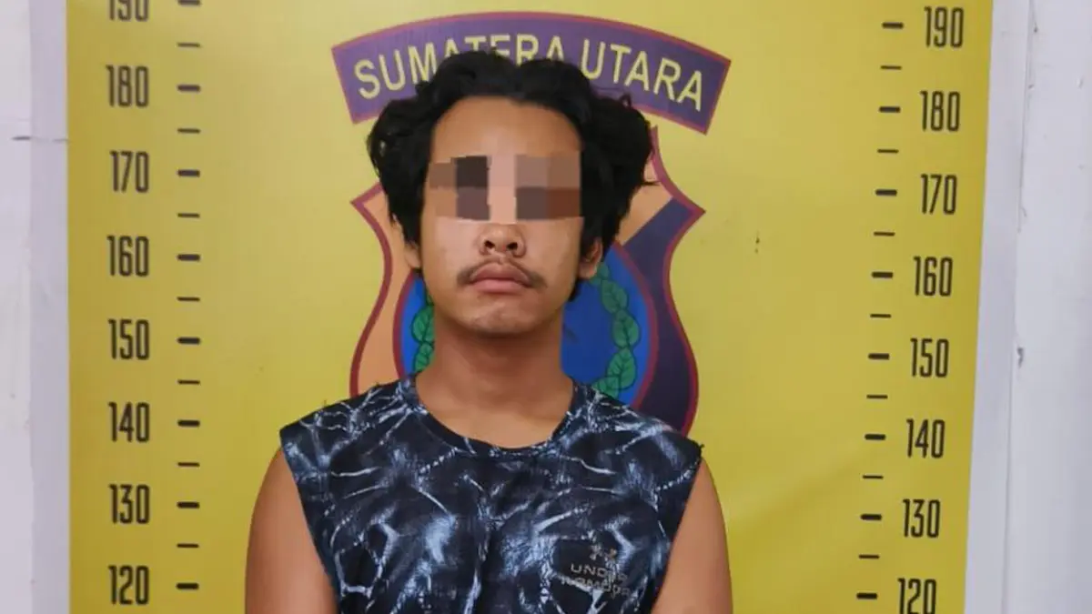 Dua terduga pelaku pencurian Hp milik petugas sekuriti Hotel Lestari diamankan di Polsek Siantar Utara.