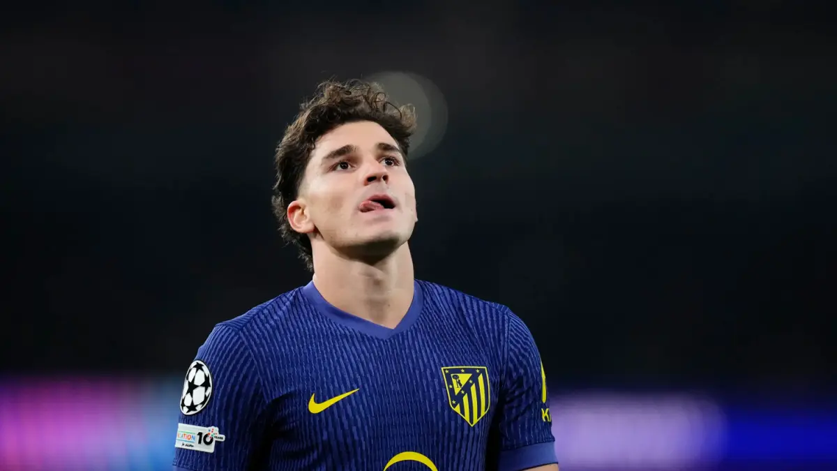 Julian Alvarez masuk radar transfer PSG untuk musim panas 2026 dan disebut jadi target utama Luis Enrique di lini depan.