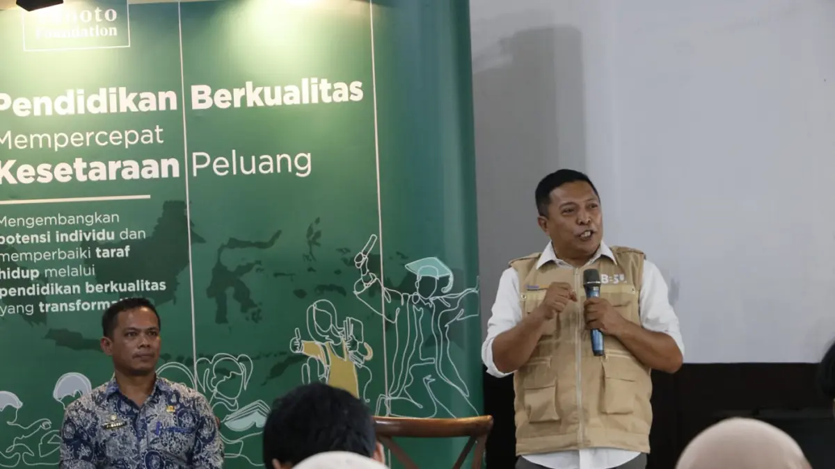  Kepala Balai Bahasa Provinsi Sumatera Utara Dr. Asrif, M.Hum saat menjadi narasumber dalam Dialog Publik Peningkatan Literasi dan Numerasi Sumatera Utara di Medan, Kamis (752026). 