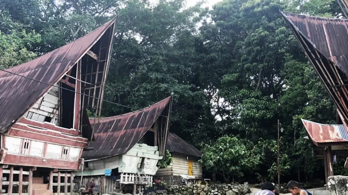 Pulau Sibandang di Kabupaten Tapanuli Utara menawarkan panorama Danau Toba, kekayaan budaya Batak Toba, dan wisata sejarah yang mulai menarik perhatian wisatawan. (sumber: Mongabay)