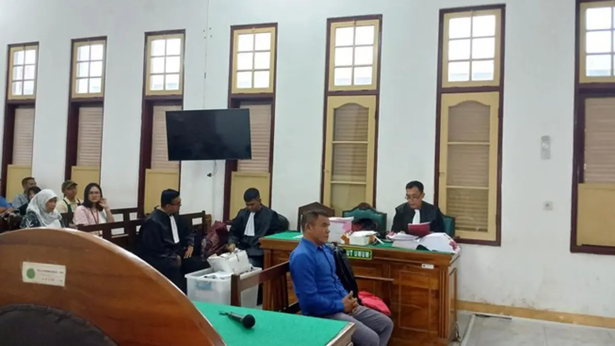 Sidang pembacaan dakwaan kasus korupsi dana desa dengan terdakwa mantan Kades Muara Bolak di Pengadilan Negeri Medan.
