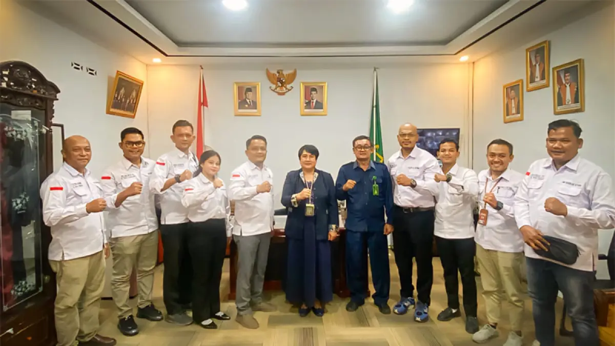 Ketua Pengadilan Negeri Tanjungbalai, Erita Harefa, bersama LBH Keadilan Setara.