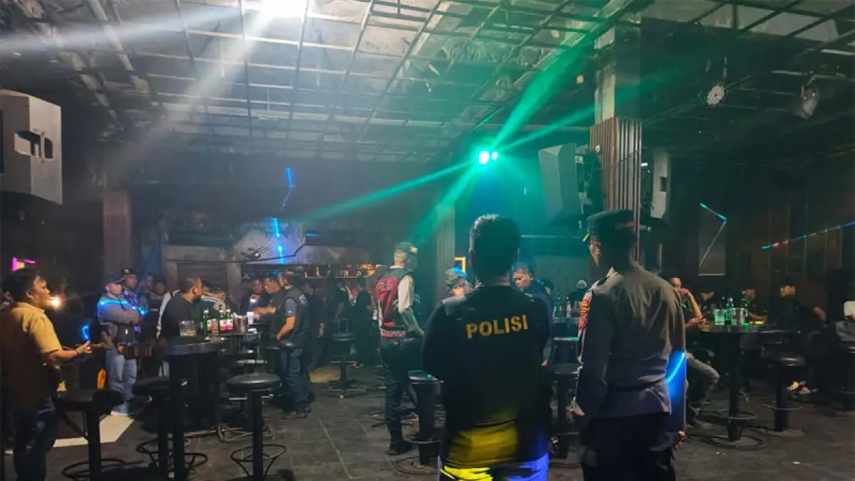 Polres Asahan melakukan razia di tempat hiburan malam di Kisaran.