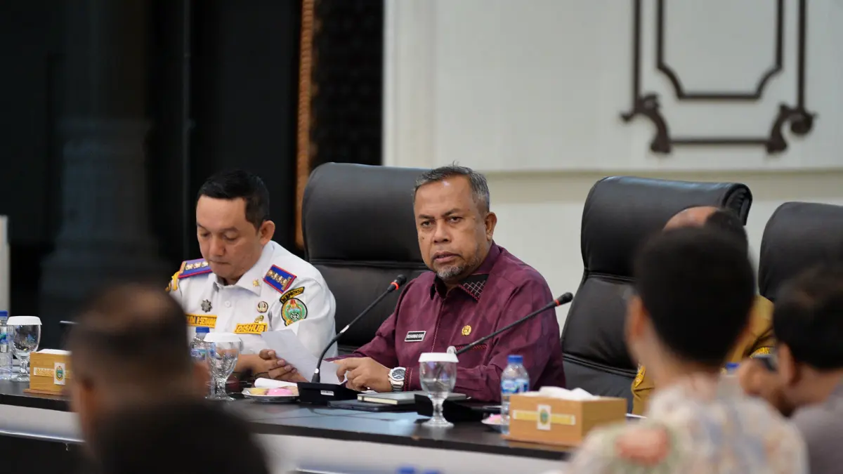  Asisten Administrasi Umum Sekretariat Daerah Provinsi Sumatera Utara Muhammad Suib memimpin Rapat Persiapan Penyelenggaraan Trail of The Kings (TOTK) Lake Toba by UTMB 2026 di Aula Raja Inal Siregar Kantor Gubernur Sumut, Jalan Diponegoro Medan, Selasa (12/5/2026). 