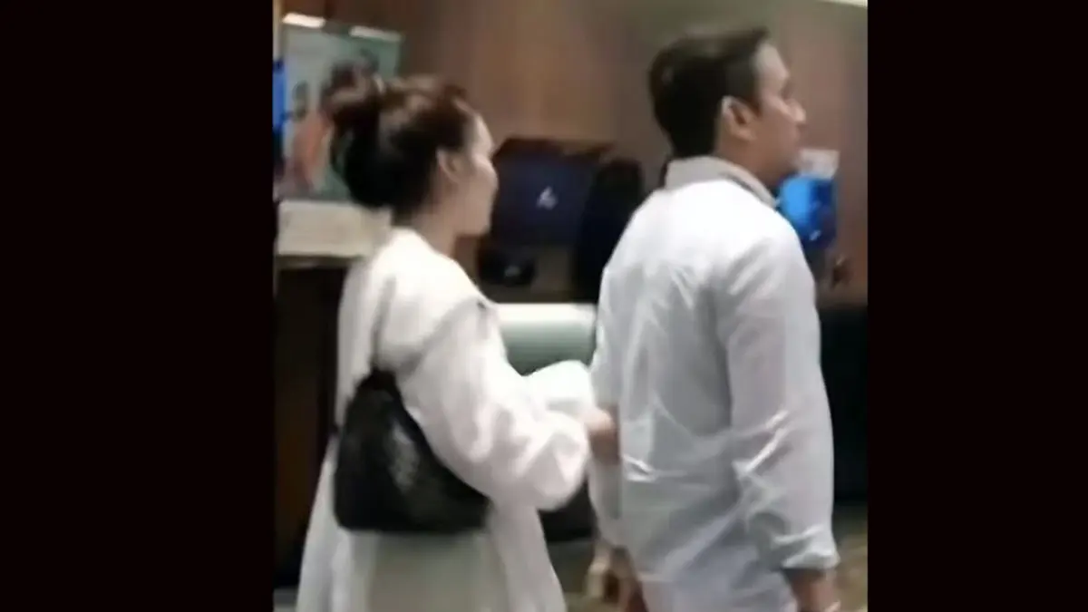 Ayu Ting Ting kembali menjadi sorotan usai viral momen dirinya menggandeng seorang pria di bioskop.