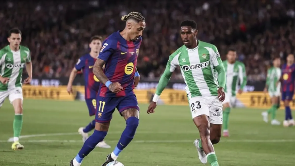 Raphinha mencetak brace ke gawang Real Betis dalam laga LaLiga di Camp Nou, Senin (18/5/2026).
