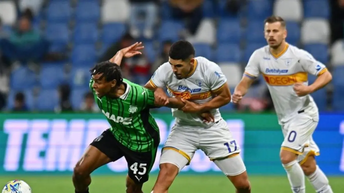 US Sassuolo kalah dramatis 2-3 dari US Lecce di Serie A tanpa diperkuat Jay Idzes yang masih cedera.