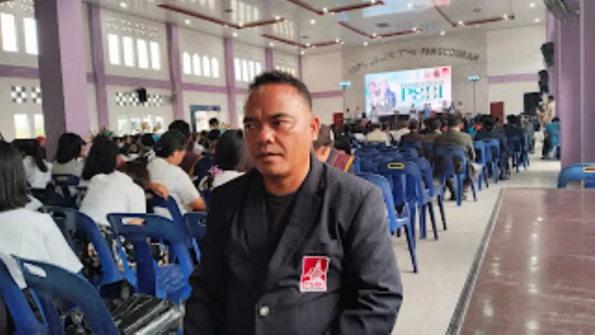 Adik korban, Juniatur Simbolon, menyampaikan kekecewaan keluarga atas vonis 9 tahun penjara terhadap terdakwa kasus penganiayaan yang menewaskan Jimmy Simbolon.