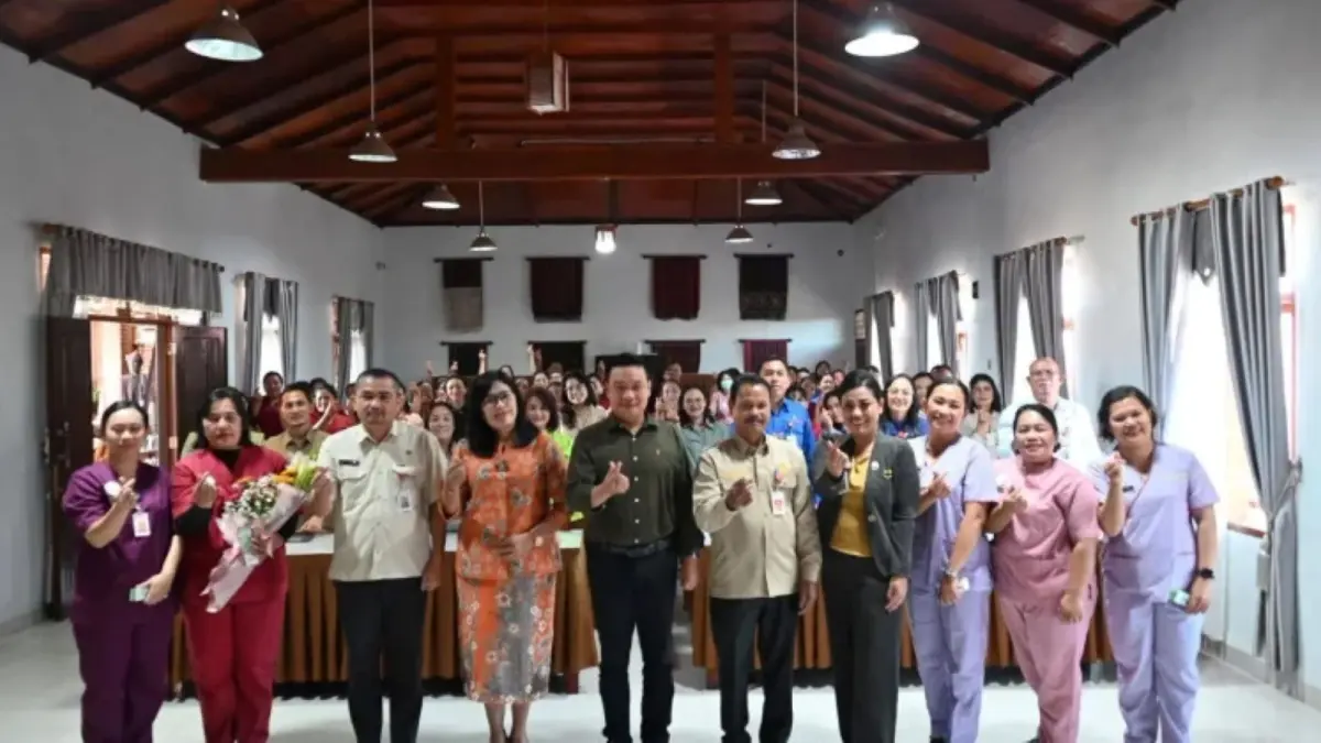 Bupati Humbang Hasundutan Dr. Oloan P. Nababan menghadiri peringatan Hari Perawat Dunia ke-106 dan pelatihan manajemen keperawatan di RSUD Doloksanggul, Selasa (1252026).