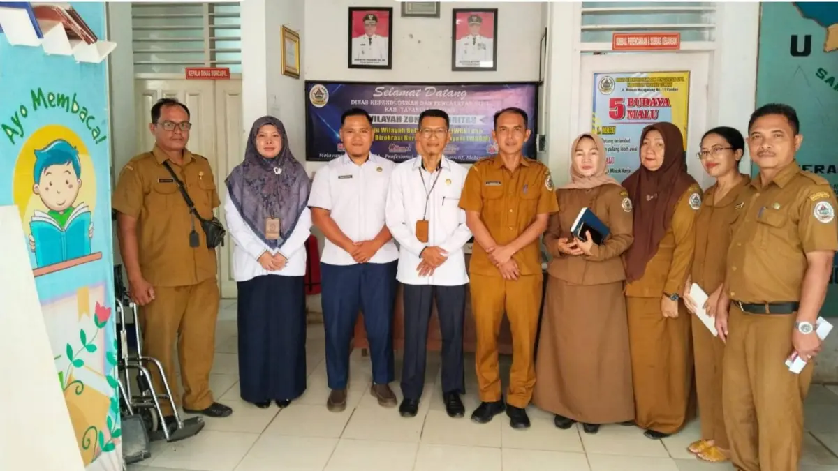 Rapat koordinasi Disdukcapil Tapteng bersama Pengadilan Agama Pandan dan Kementerian Agama terkait program sidang keliling terpadu.