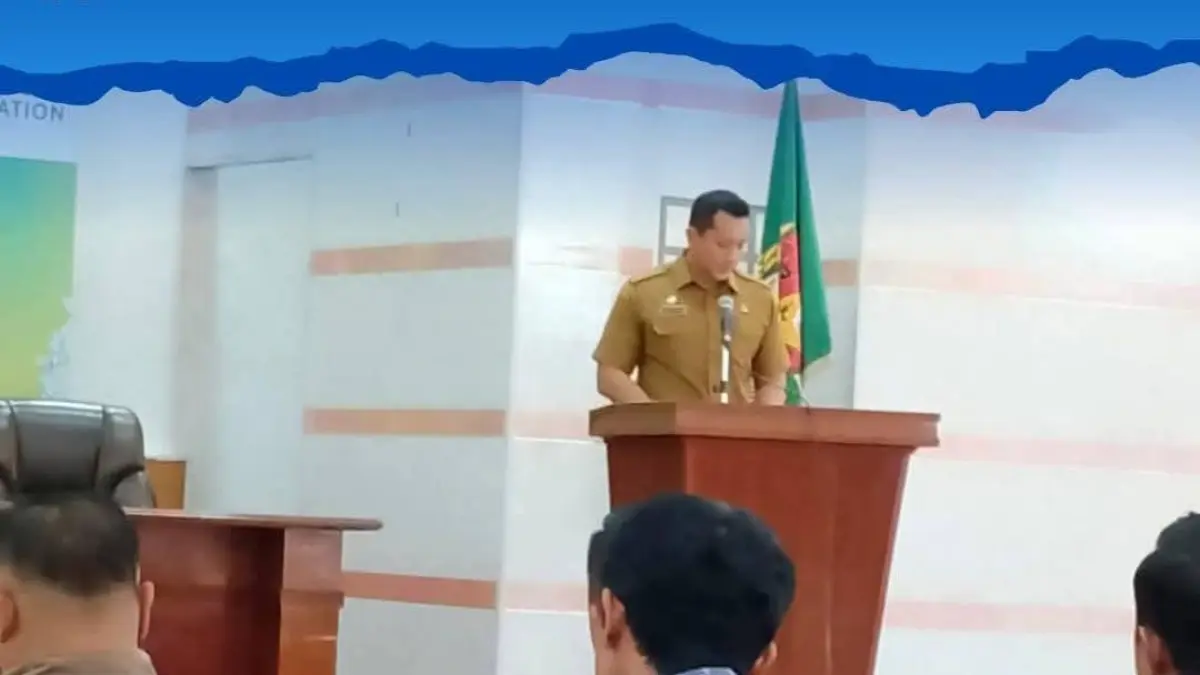 Sekda Karo membuka Rapat Koordinasi Program Makan Bergizi Gratis di Aula Rakutta Brahmana, Kantor Bupati Karo, Selasa (1952026).